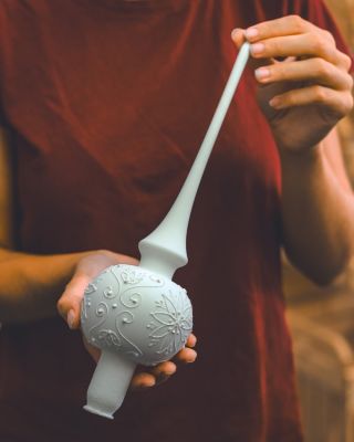 ✨ Každý stromek potřebuje svoji korunu – a tou je špice! Naše ručně foukané a malované špice a špičky dodají stromečku ten...